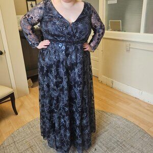 Size 24W navy blue long sleeve evening gown w/ silver metallic flowers Mac Dugga